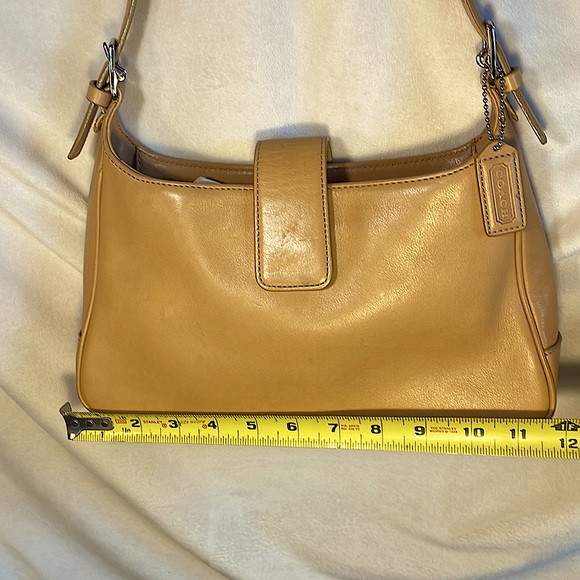 🍞 Tan Coach leather purse - Picture 5 of 9